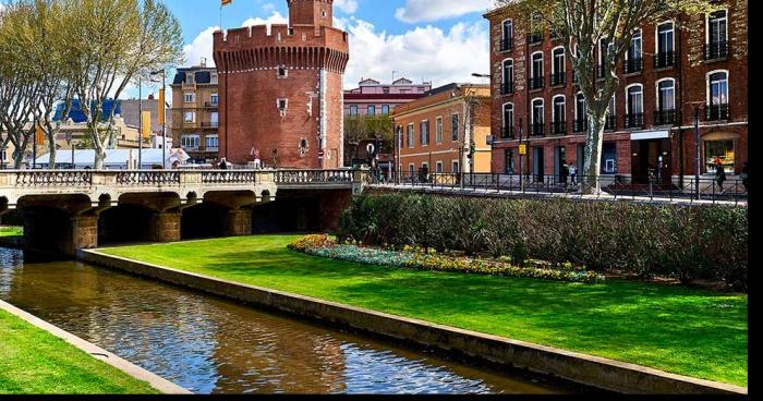 PERPIGNAN - UN PARKING GRATUIT SUR  LA BASSE