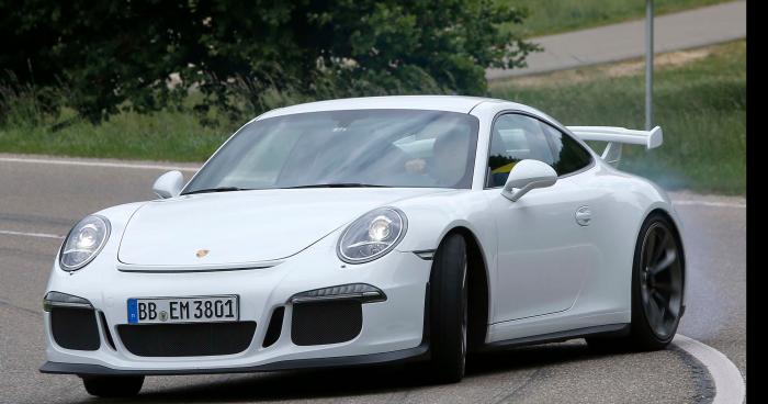 PORSCHE : le grand pilote BMW à signée chez Porsche.