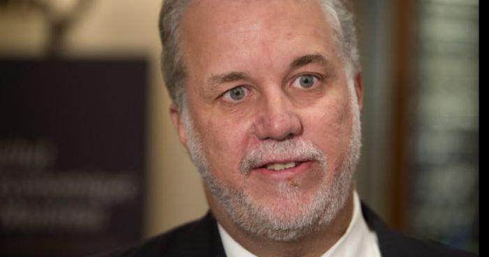 DERNIÈRE HEURE - Philippe Couillard victime d'un accident d'auto.