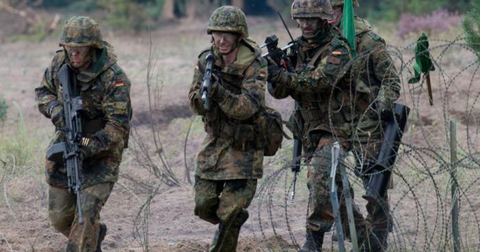 L'Alsace fait sécession et déclare la guerre à la France aux côtés de l'Allemagne