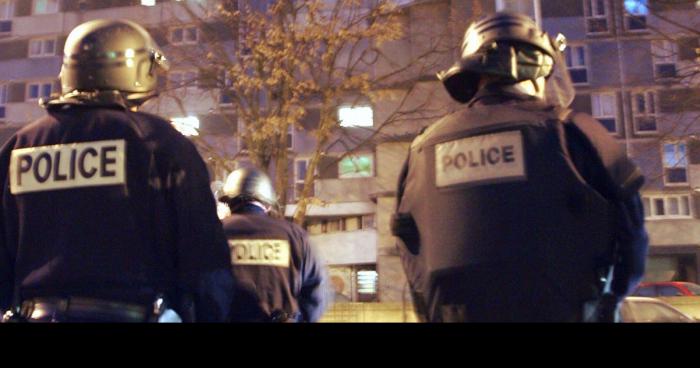 Trois agents de police de la B.A.C ( Brigade anti criminalité ) violament agressé en pleine nuit par 7 jeunes à Bondy en Seine-Saint-Denis