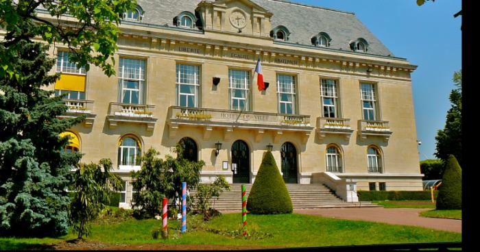 Un événement étrange à l'hôtel de ville d'Aulnay-sous-Bois