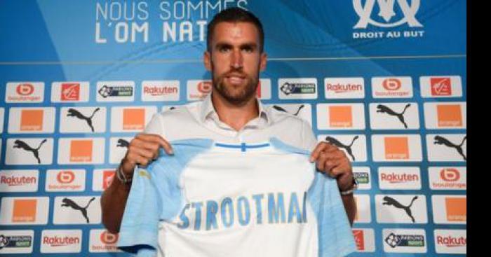 Le groupe de omm avec Strootman