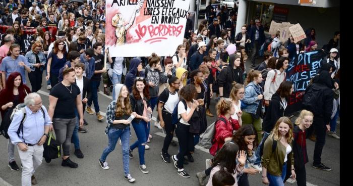 Les collèges et lycées ferment leur portes a partir de aujourd'hui