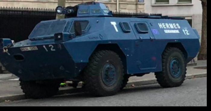 Les VAB de la gendarmerie verbalisés à Paris pour défaut de vignette CRIT' air