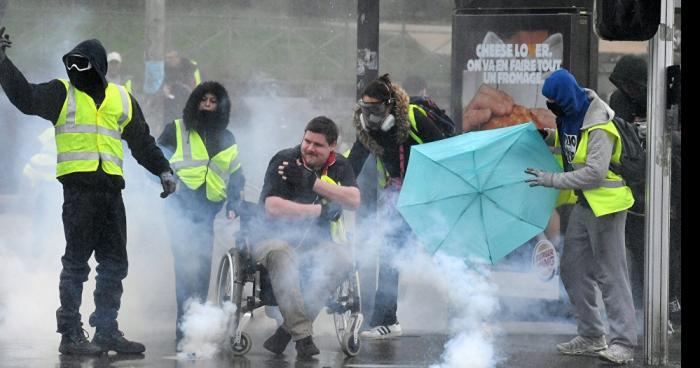 Gilets Jaune: Acte 21 l'inderdiction de fauteuils roulant et de nains