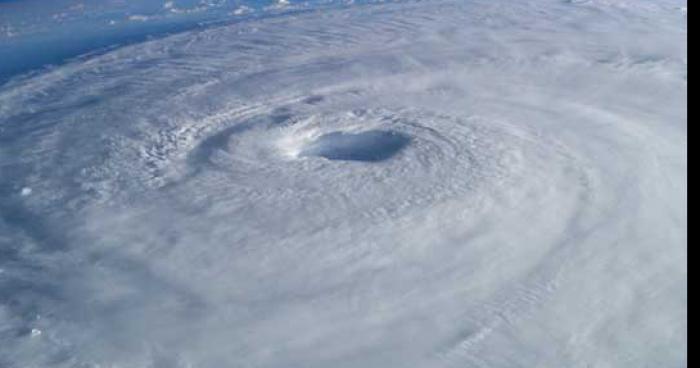 Un Ouragan de Catégorie 5 vas touchez le Québec Jeudi !