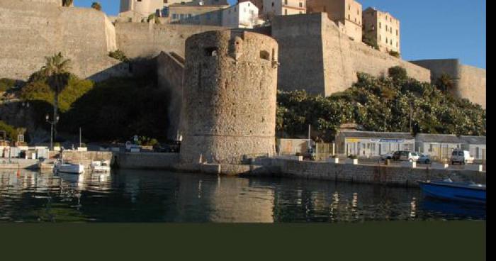 La tour du sel  a Calvi (demollition avant juillet 2016)