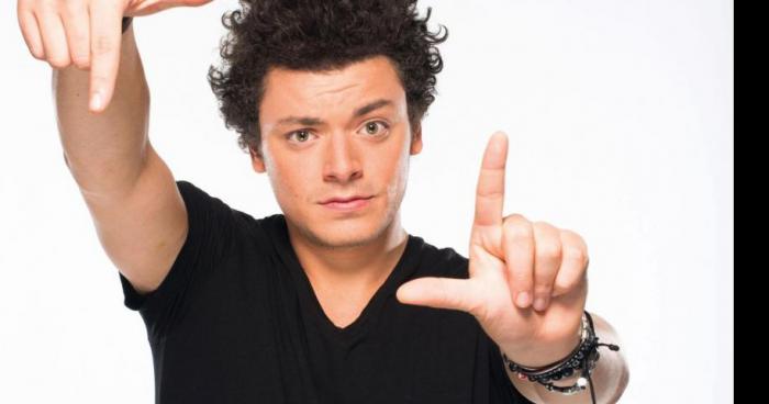 Kev Adams au longeron