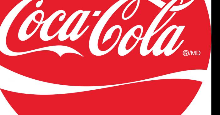 Une jeune fille dénonce les pratiques de l'entreprise Coca Cola.