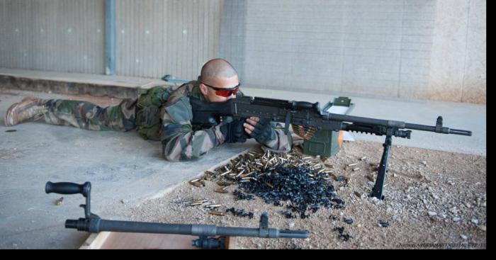 Il fête son anniversaire deguisé en Mexicain et tire avec des armes devant la mairie de Castelnadary