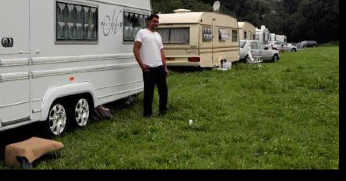 FUSILLADE ET CAMPEMENT DE GENS DU VOYAGE A LERY, HAUTE-NORMANDIE, EURE.