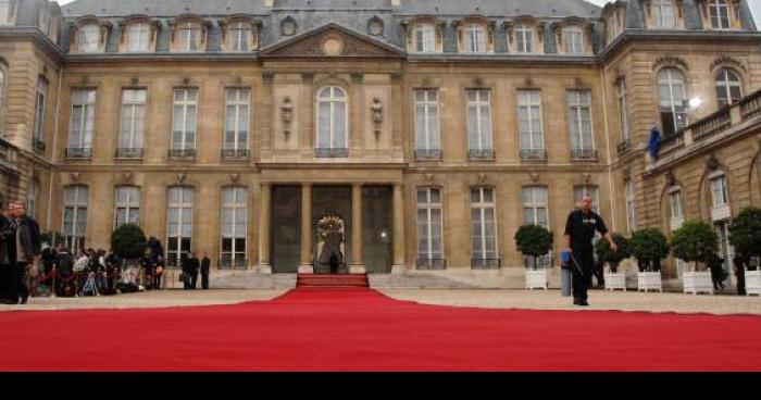 Le candidat Salah GUEDA à été élu président de la république c'est le 1er président sans papier.