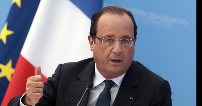 François Hollande attribut une prime de 1.800 Euros  pour chaque couple de  migrants