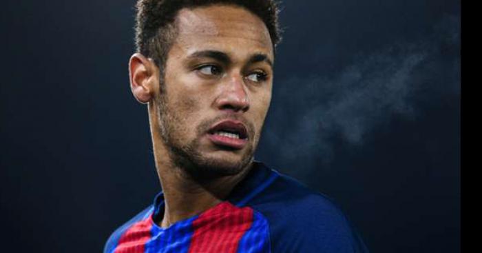 C'EST OFFICIEL ! NEYMAR SIGNE AVEC LE PARIS SAINT GERMAIN