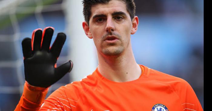 THIBAUT COURTOIS QUITTE SA FEMME APRÈS 8 ANS DE RELATION CAR ELLE A LES YEUX BLEUS.