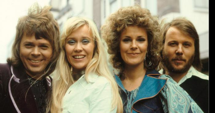 Les membres du groupe Abba se reforment avant de choisir la mort.