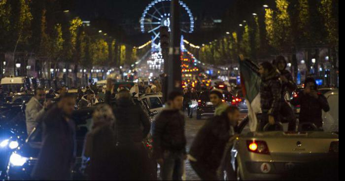 Dedec se met à poil: La France dans la folie.