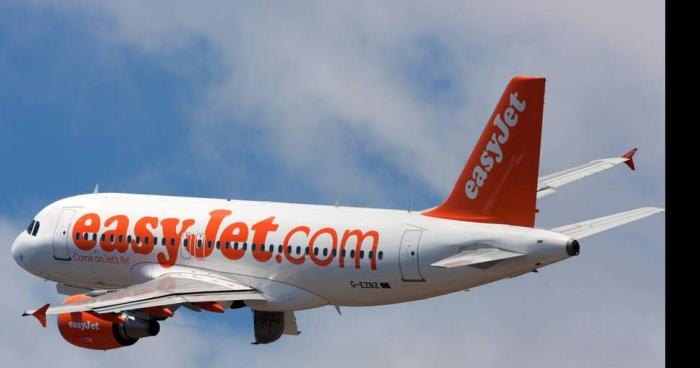 Un avion easy jet rate son atterrissage