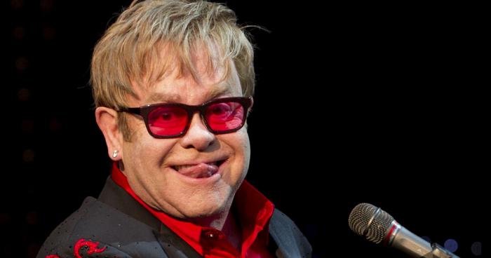 Elton John suspecté d'être l'auteur de la disparition du MH370