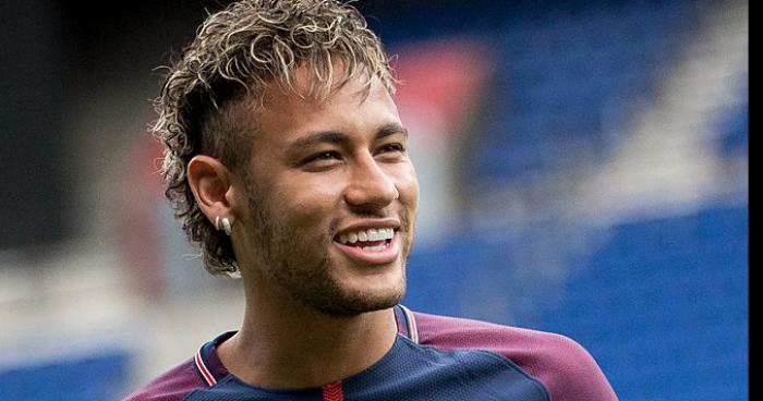 Neymar bientôt professeur d'EPS au Lycée Claude De France à Romorantin !