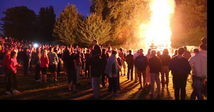 Un feu de la st jean et des brûlures corporel