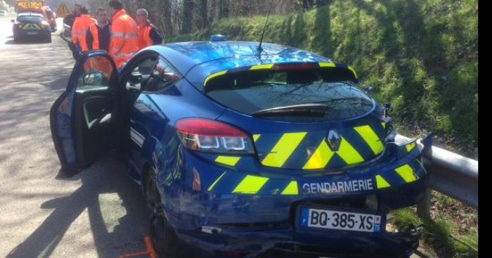 ANGERS:UN AUTOMOBILISTE A BORD D'UNE GOLF BREAK BLEUE PREND LA FUITE LORS D'UN CONTRÔLE ROUTIER.