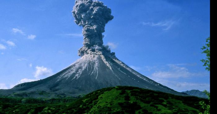 Hugo Favre arrive à Bali : Les volcanologues sur les dents !