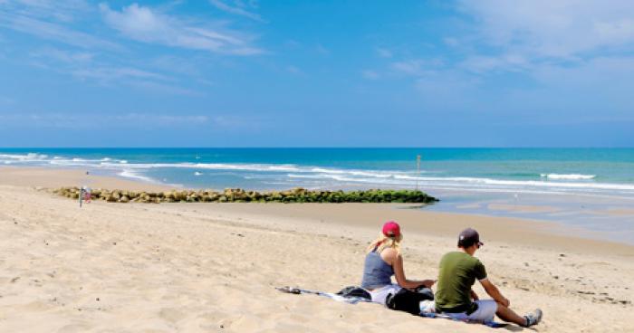 Un homme cachan son amour pour les plages mit à nu malgré lui