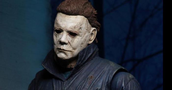 UN HOMME DEGUISE EN MICHAEL MYERS SEMENT LA TERREUR A LODELINSART