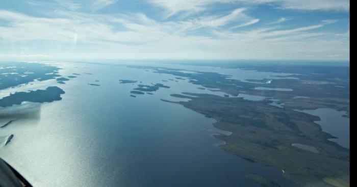 Philippe coquillard et les libéraux en négociation avec la Chine pour l'eau du Québec