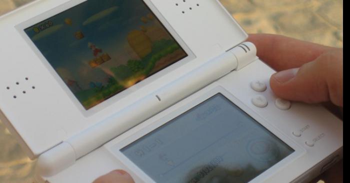 Il fait un malaise par-ce qu'il fait tombée sa Ninitendo 3ds