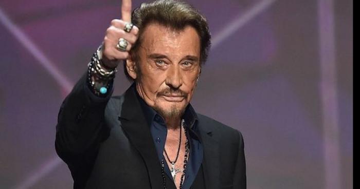 JOHNNY HALLYDAY RECONNU DANS LES MALDIVES RECONNAIT AVOIR SIMULE SA MORT !