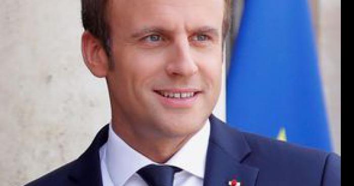 Macron ministre de l'éducation nationale