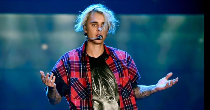 Justin Bieber soûl en plein concert