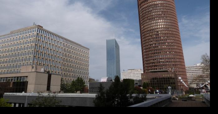 La Tour De Part-Dieu En Danger À Cause De La Canicule