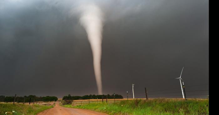 Une tornade est apparue a proximité de lunbres