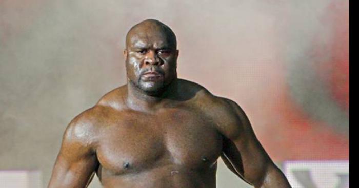 Le Colosse Bob Sapp bientôt au   Boxing Club  Nèvian !