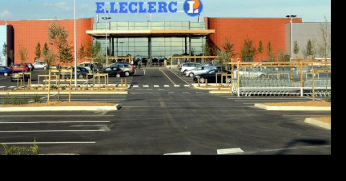 Leclerc offre une journee gratuite a toutes les personnes beneficiant du rsa ( alimentation)