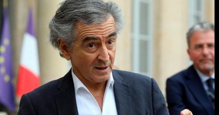 BHL VENT DEBOUT CONTRE LE SPECTACLE 