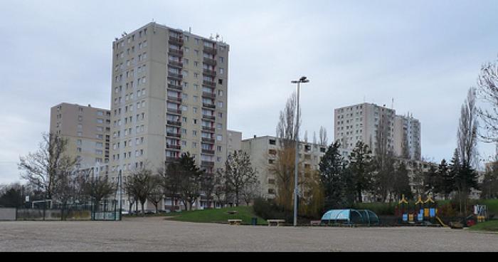 Auxerre jets de projectiles en vers les srs