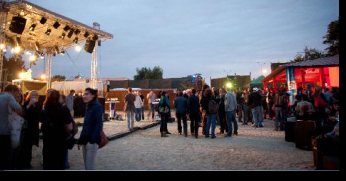 Le Collectif Container jouera nu au Glazart