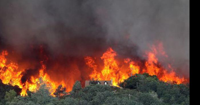 Incendie à Saint-Loup de Naud ( Île-de-France)