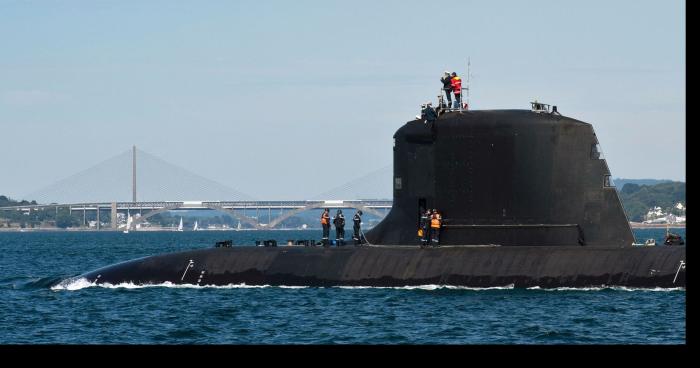 UN SOUS-MARIN RUSSE DANS LE PORT DE TORREVEIJA.