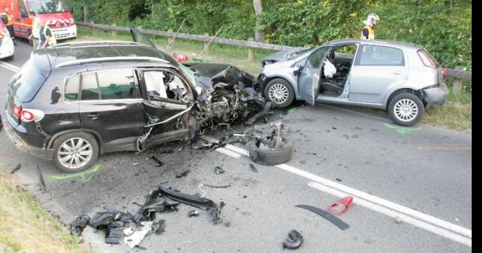 Un enfant et s est parent est mord dans un accident de voiture