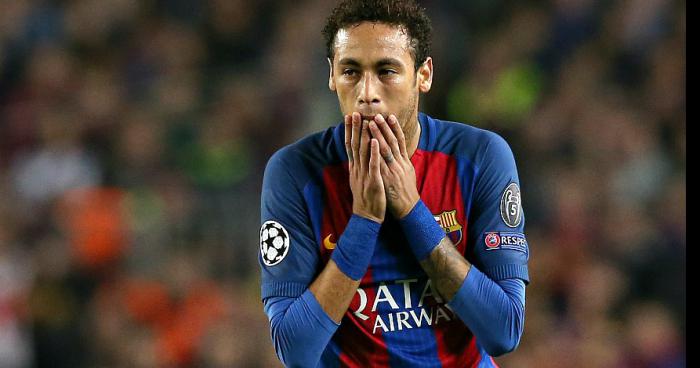 Neymar Jr ne signe pas à Paris mais au club de rugby de Landerneau