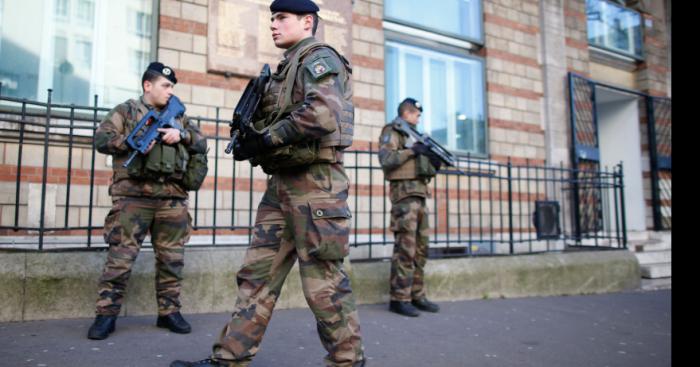 Loi Martiale Mise en Place en France Suite aux Actes Terroristes dans les Manifestations Anti Loi Travail