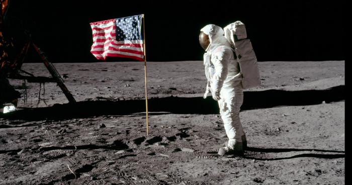 Buzz Aldrin aurait eu un besoin pressant alors qu'il était sur la lune