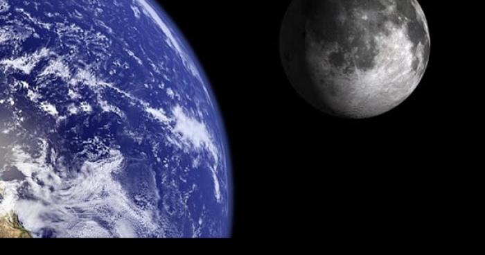 La lune va s'écraser sur la terre