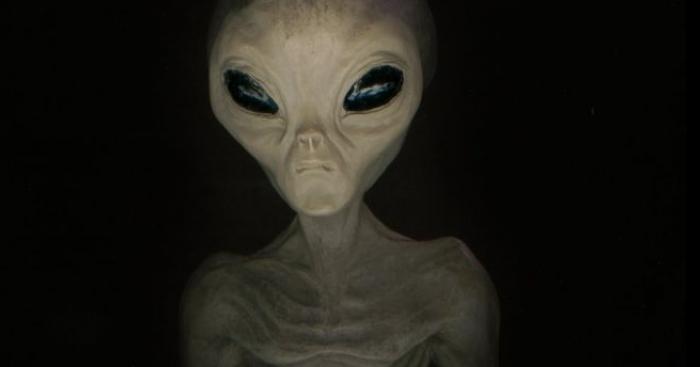 La débarque du premier extraterrestre.